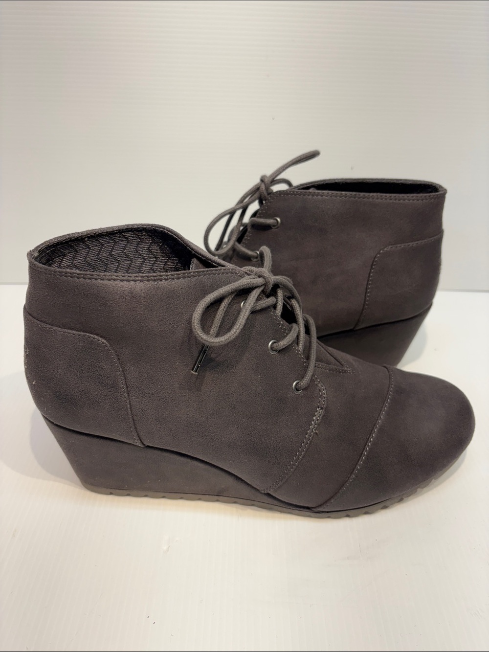 BOBS from Sketchers Gray Faux Suede Lace-Up Wedge Ankle Boots - 11 (41) - NWT